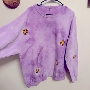 NWOT / BluLis Boutique Mineral Tye-Dye Smiley patch sweatshirt - XL